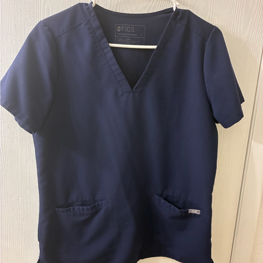 Figs Technical Collection Navy Blue Scrub Top, Size Small, V-neck, dual pockets